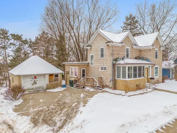 612 8th Street, Reedsburg, WI 53959