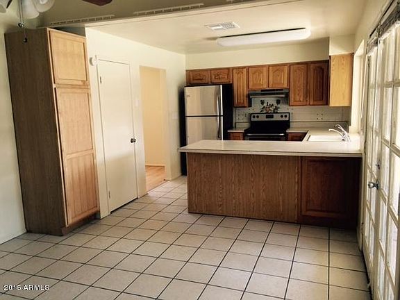 3rd image of 5651 W Cinnabar Ave