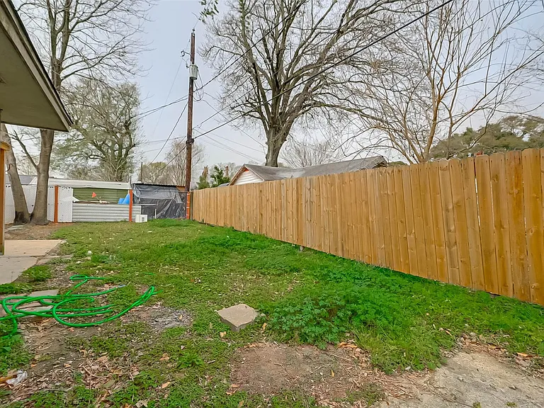2111 Rosemead Dr #B — Photo 10