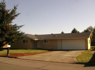 983 S 37th St, Springfield, OR 97478