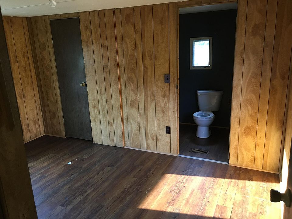 2nd image of 3609 E Marshall St