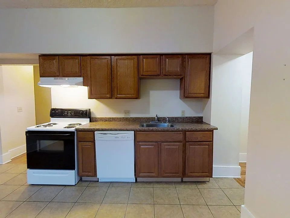 45 1/2 Euclid Ave #F