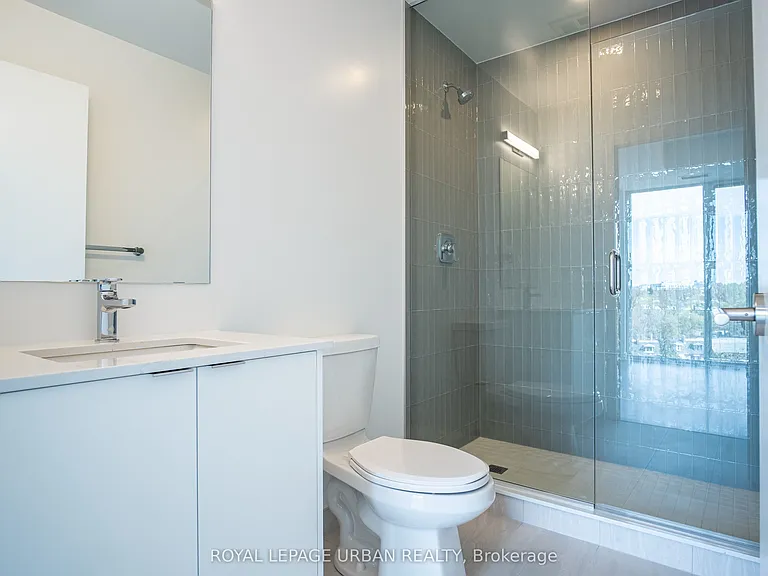 1660 Bloor St W #913 — Photo 11