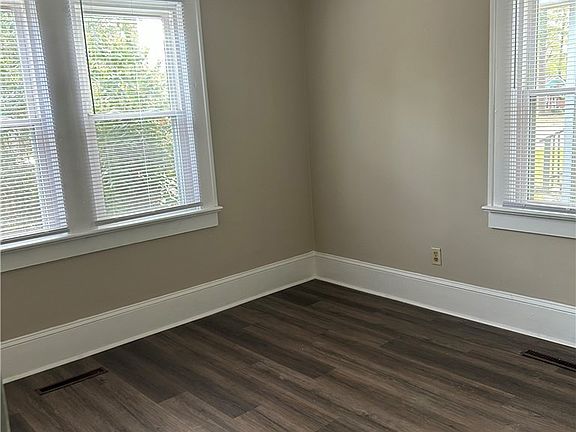 5th image of 200 Judd St