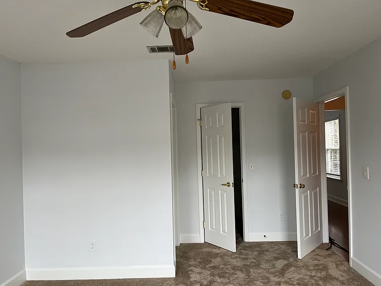 208 Red Bud Ct — Photo 6