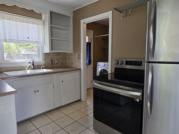 4th image of 1628 W Reinhart Dr
