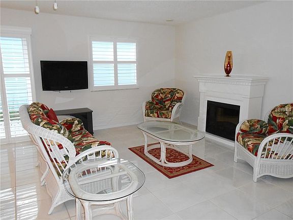 5th image of 735 Villita Ln