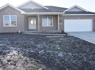 714 E Wesley Dr, Peotone, IL 60468
