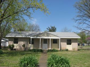 310 W Forest Ave, Girard, KS 66743