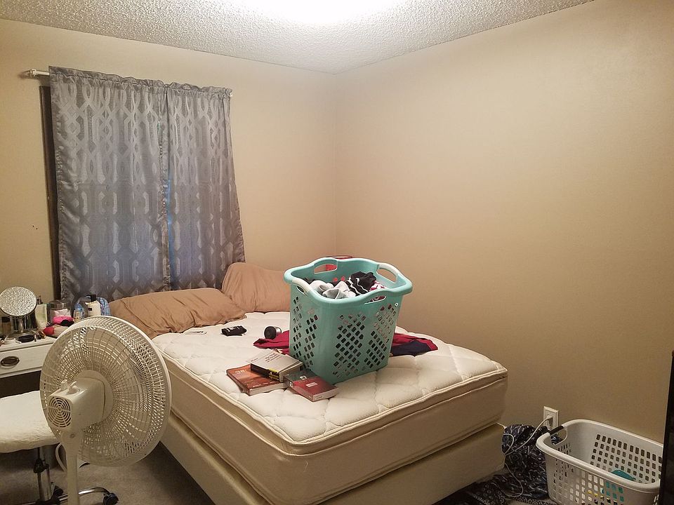 1st image of 1115 W 8th St