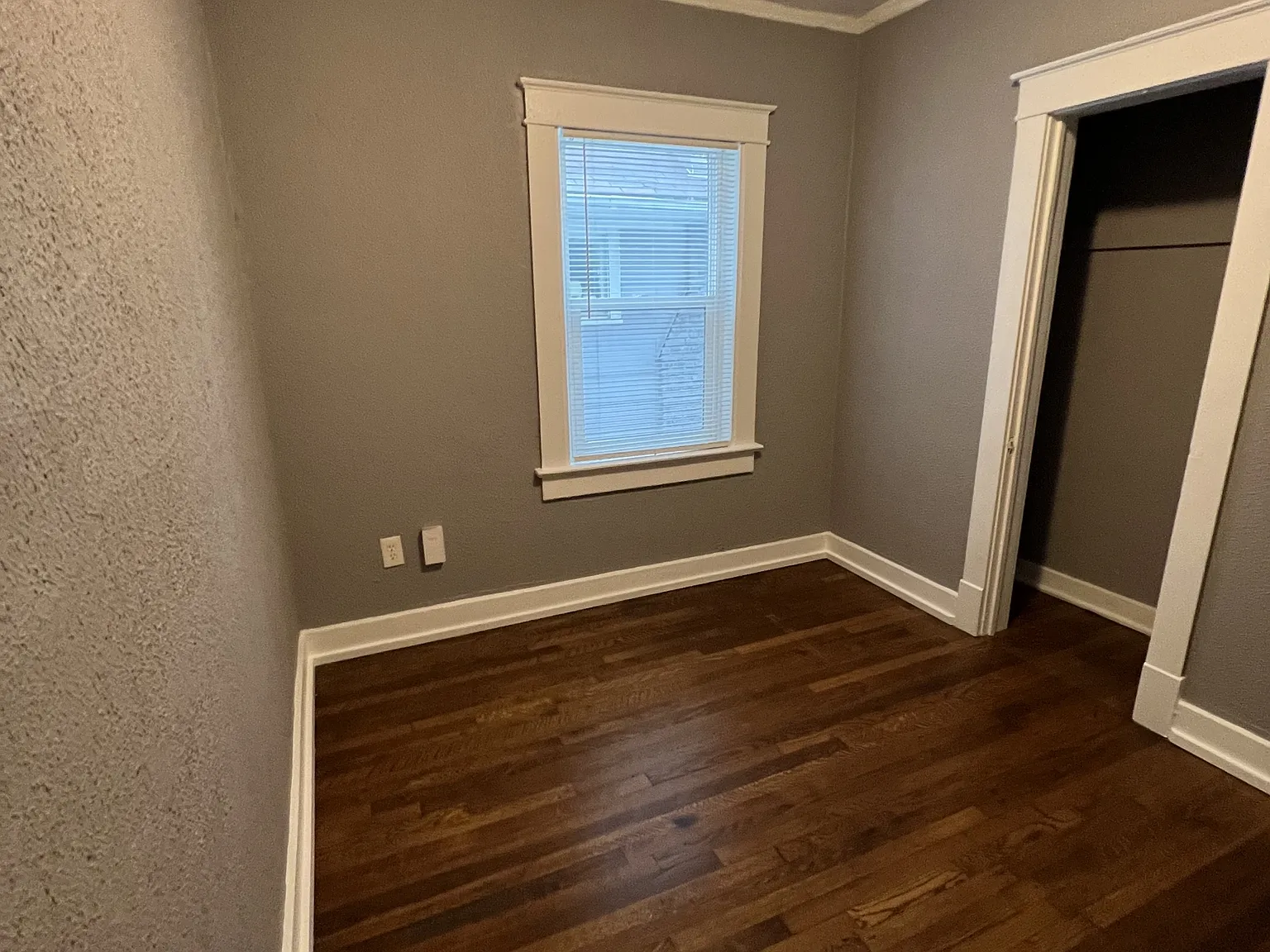 5209 Independence Avenue - 1 — Photo 3