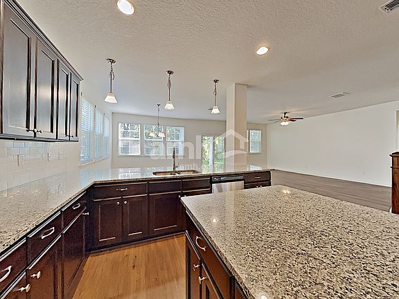 3rd image of 1925 Moorings Cir