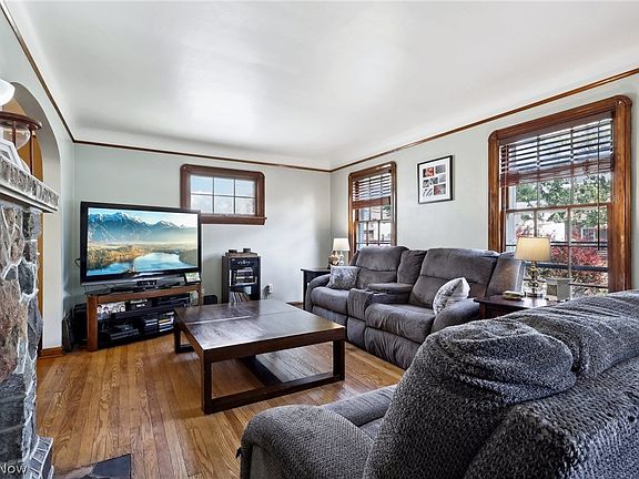 4th image of 4402 W 176th St