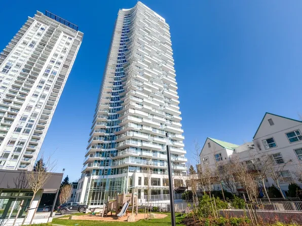 13768 100th Ave #2702, Surrey, BC V3T 0V2