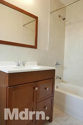 Rented by Mdrn Residential | media 22