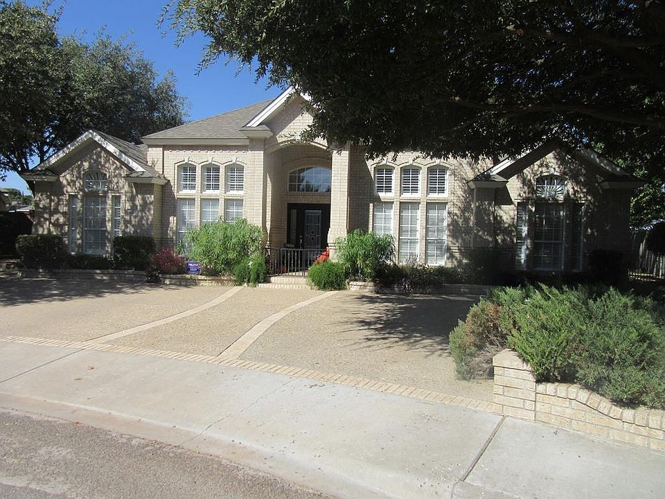 1st image of 114 Emerald Forest Ct