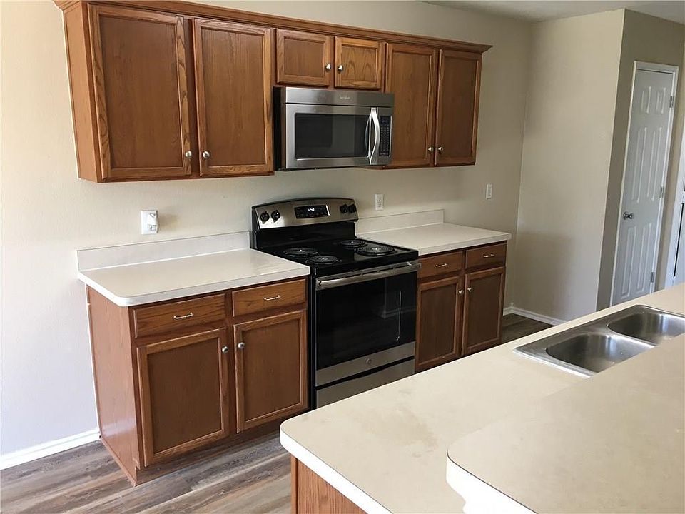 1st image of 4330 Falcon Dr