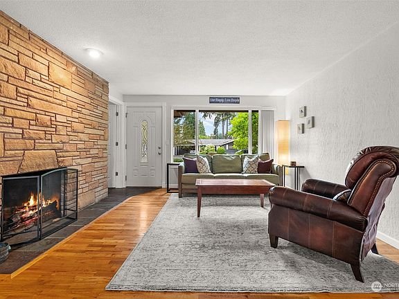 4th image of 5921 86th Street E
