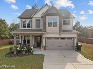 1013 Hydrangea Dr, Aberdeen, NC 28315