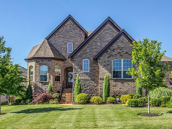 2nd image of 172 Sedona Woods Trl