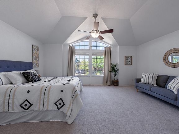 4th image of 11209 Persimmon Gap Dr