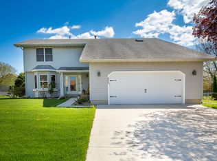 605 Carriage Hills Rd, Normal, IL 61761