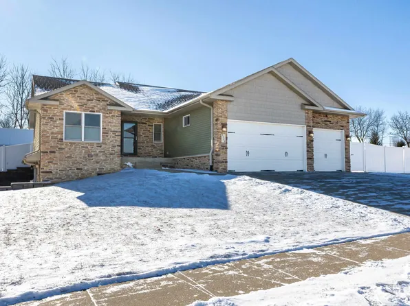 5180 Park Pl, Dubuque, IA 52002