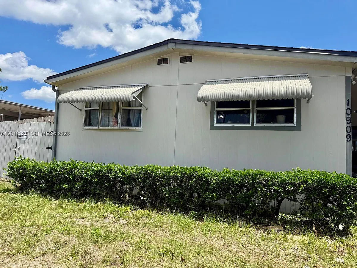Building Photo - 10909 Merrywood Dr