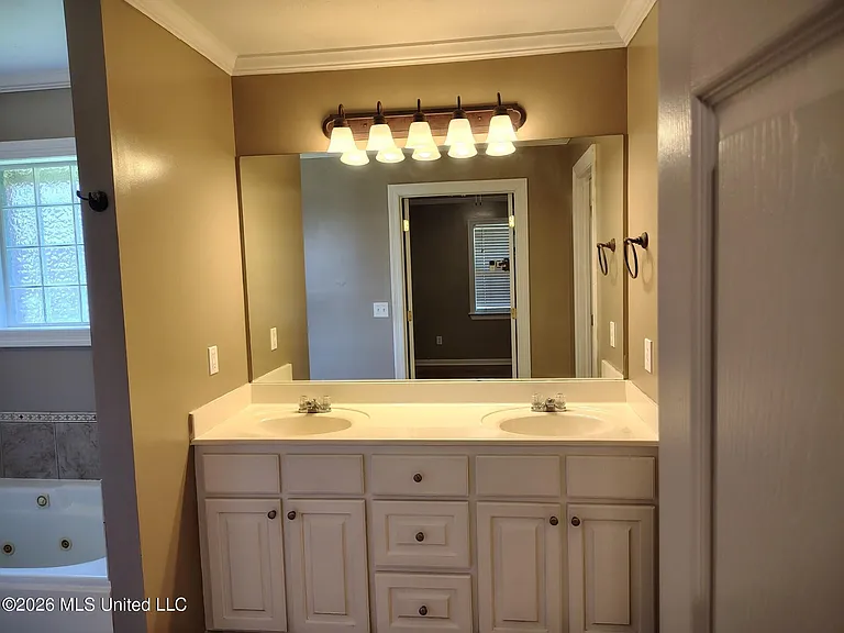 2111 Branch Creek Dr — Photo 10