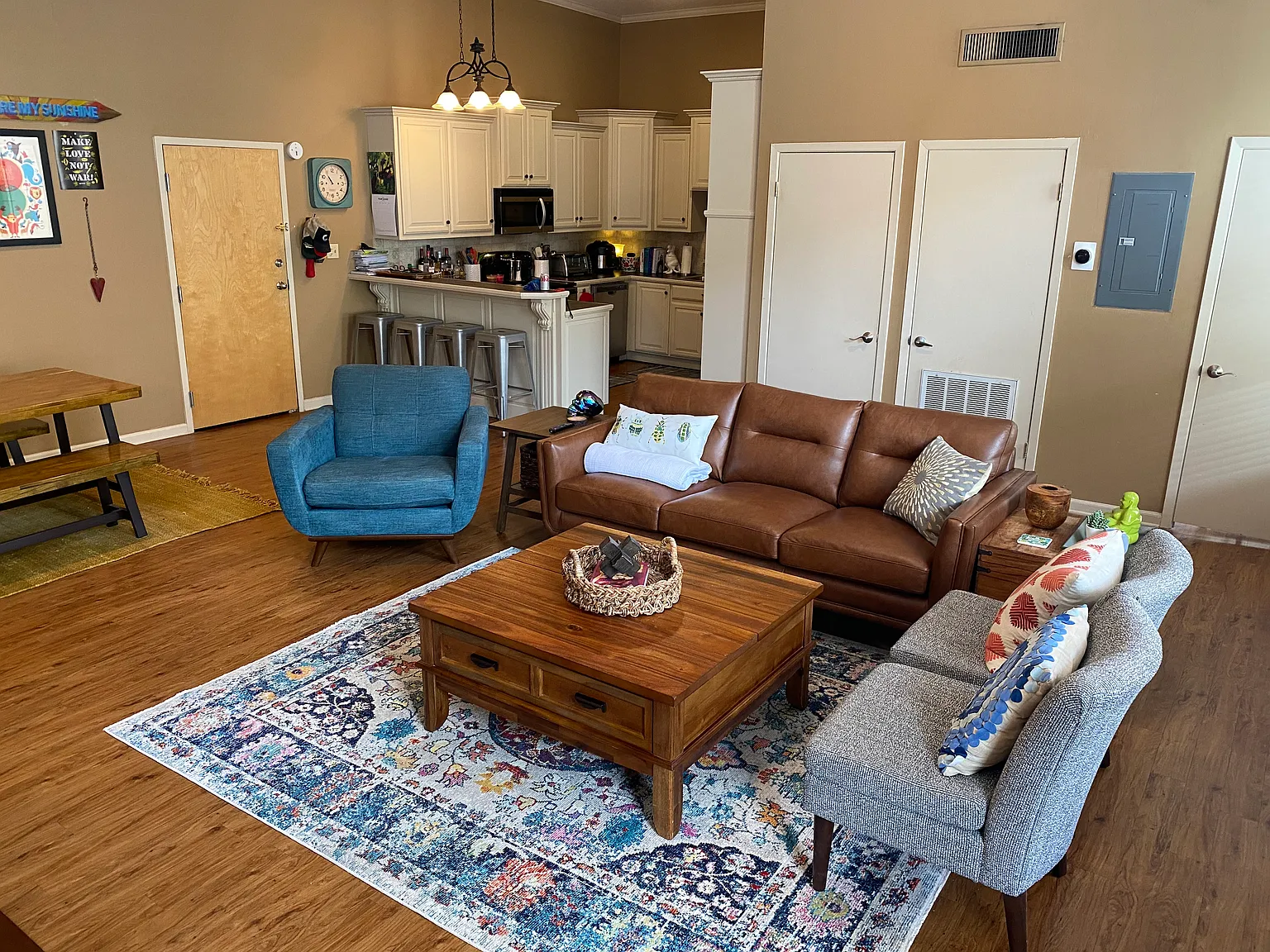 Studio, 1400 sqft, $1,100 — Photo 3