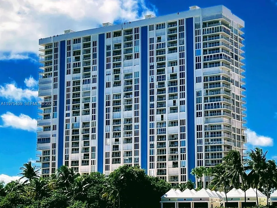 881 Ocean Dr