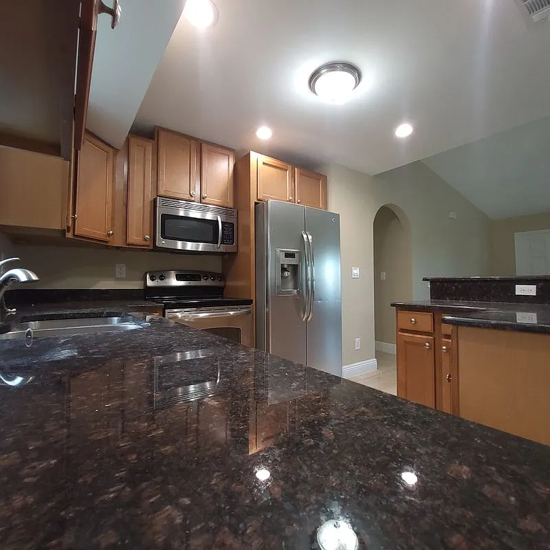 3 bed, 2.0 bath, 1126 sqft, $1,900 — Photo 2