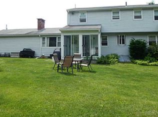 16 Plantation Dr, Cumberland, RI 02864