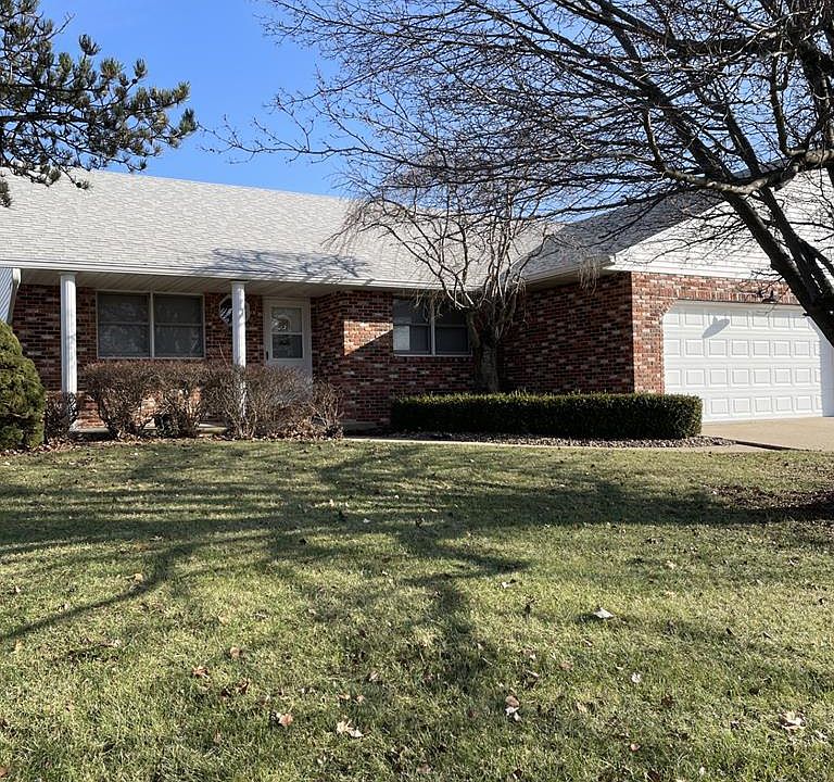 1st image of 1301 Country Club Dr