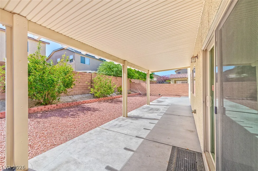 5 bed, 3.0 bath, 2997 sqft, $2,490 — Photo 2