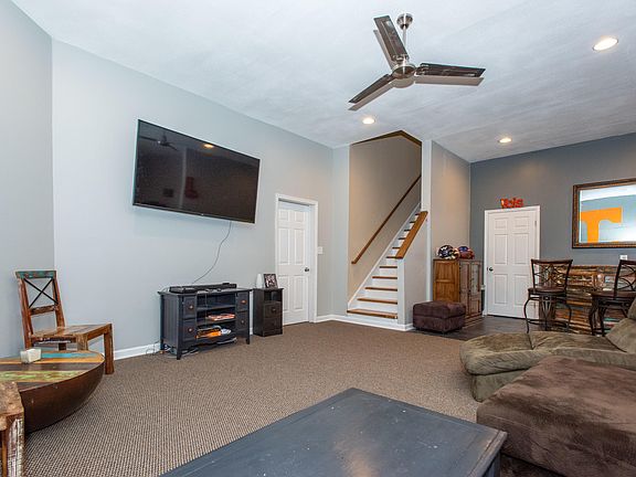 5th image of 611 Calthorpe Ln