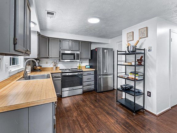 5th image of 14537 Marlborough Cir