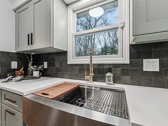 5th image of 1653 Beethoven Dr