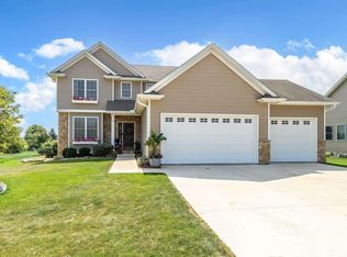 14 Blackstone Way, Le Claire, IA