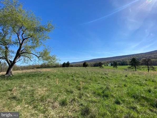 Pine Grove Rd, Berkeley Springs, WV 25411