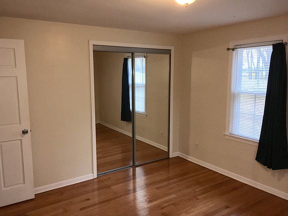 5th image of 1301 Sunset Dr