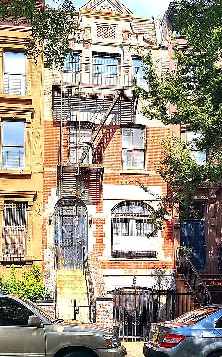 2nd image of 111 W 132nd St