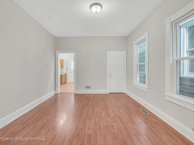 1703 Monsey Ave — Photo 6