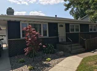 613 E Pine Pl, Griffith, IN 46319