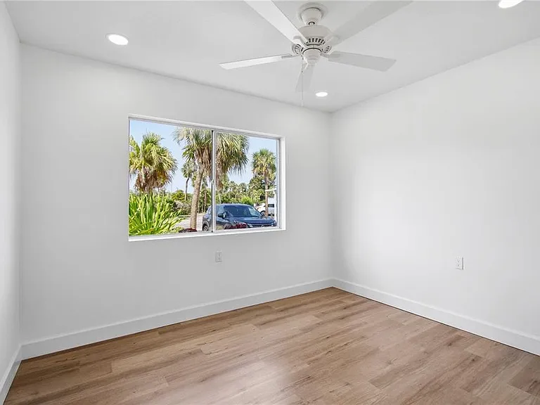 765 John Ringling Blvd #1 — Photo 14
