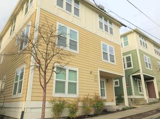 11929-11933 SE Ash St, Portland, OR 97216