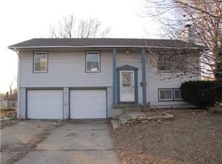 4166 S Milton Dr, Independence, MO 64055