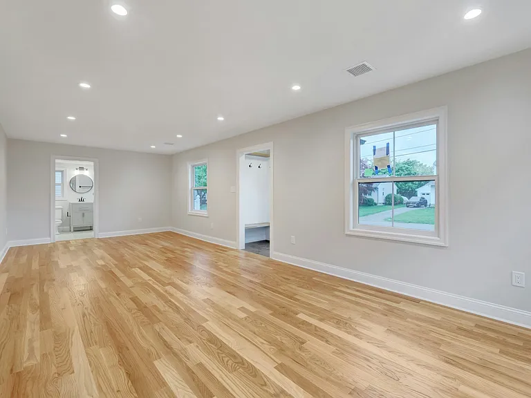 134 Johnson Ave — Photo 4