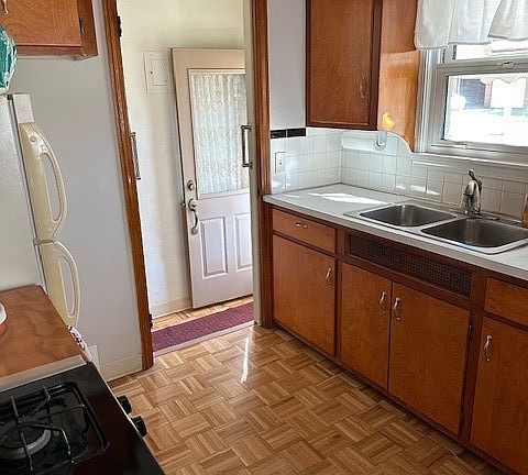 5th image of 5857 W 54th St
