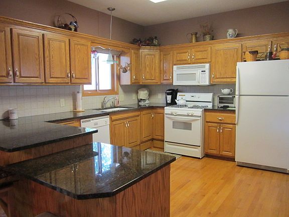 5th image of 646 Aqua Cir